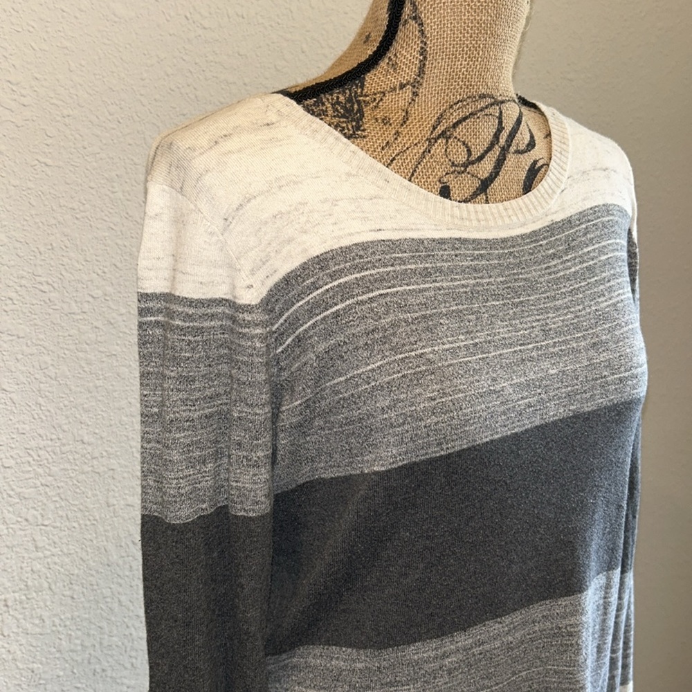 Kerch Grey Striped Sweater Sz Large - Picture 2 of 3